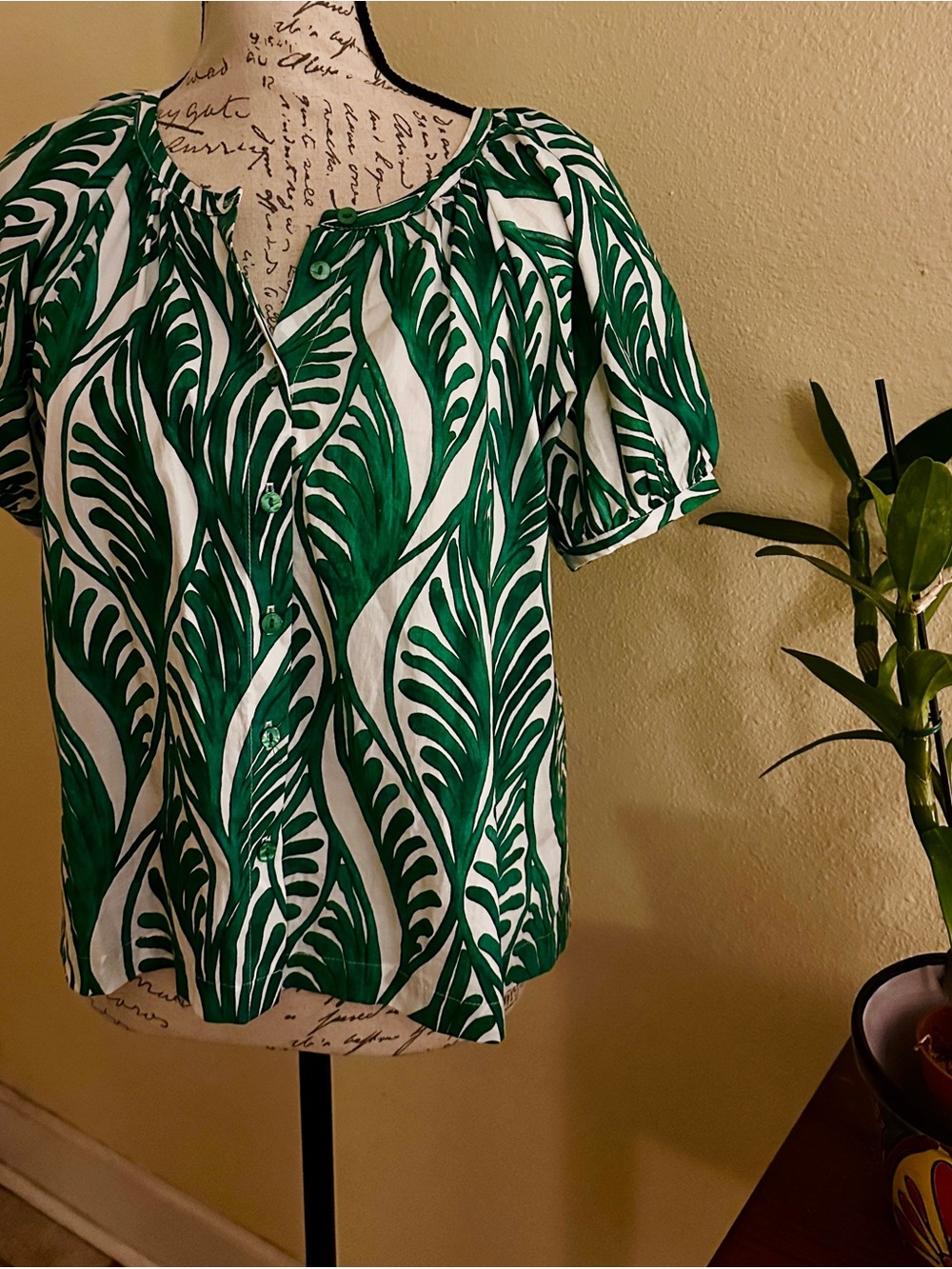 Philosophy White Button-Front Top with Emerald Leaf Print